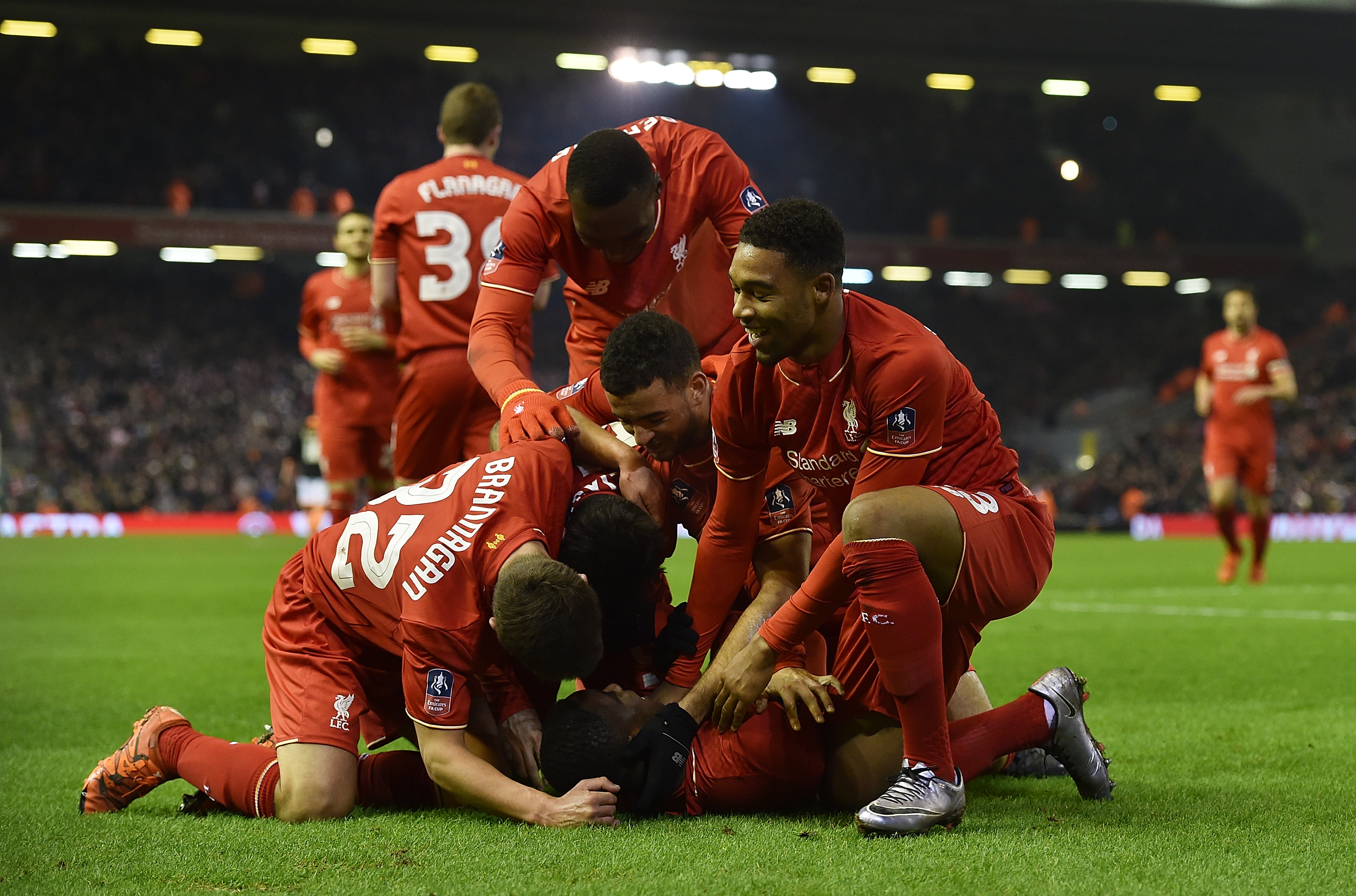 全市场：尤文对穆阿尼回归持乐观态度，但巴黎对谈判拖延不满