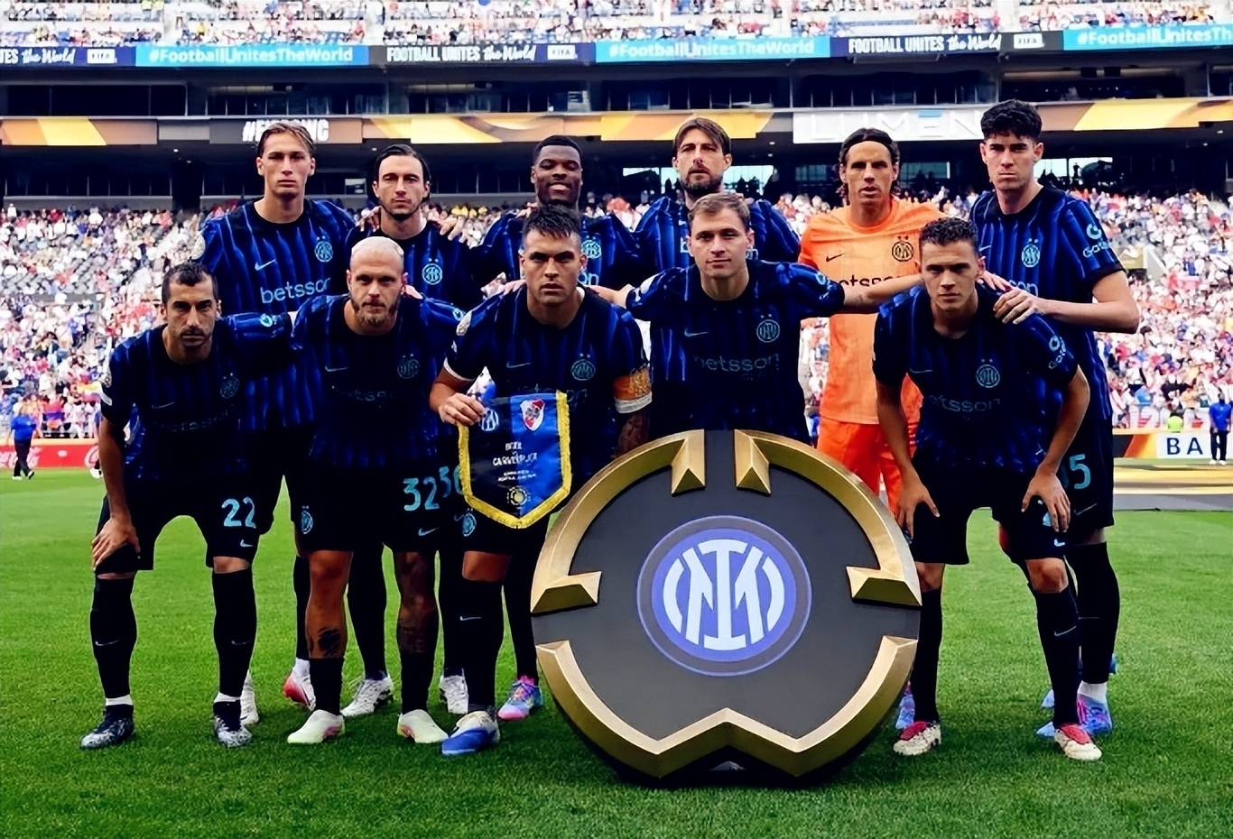 赵丽娜：走了70所学校，女孩踢球屈指可数；想让女孩踢球普及