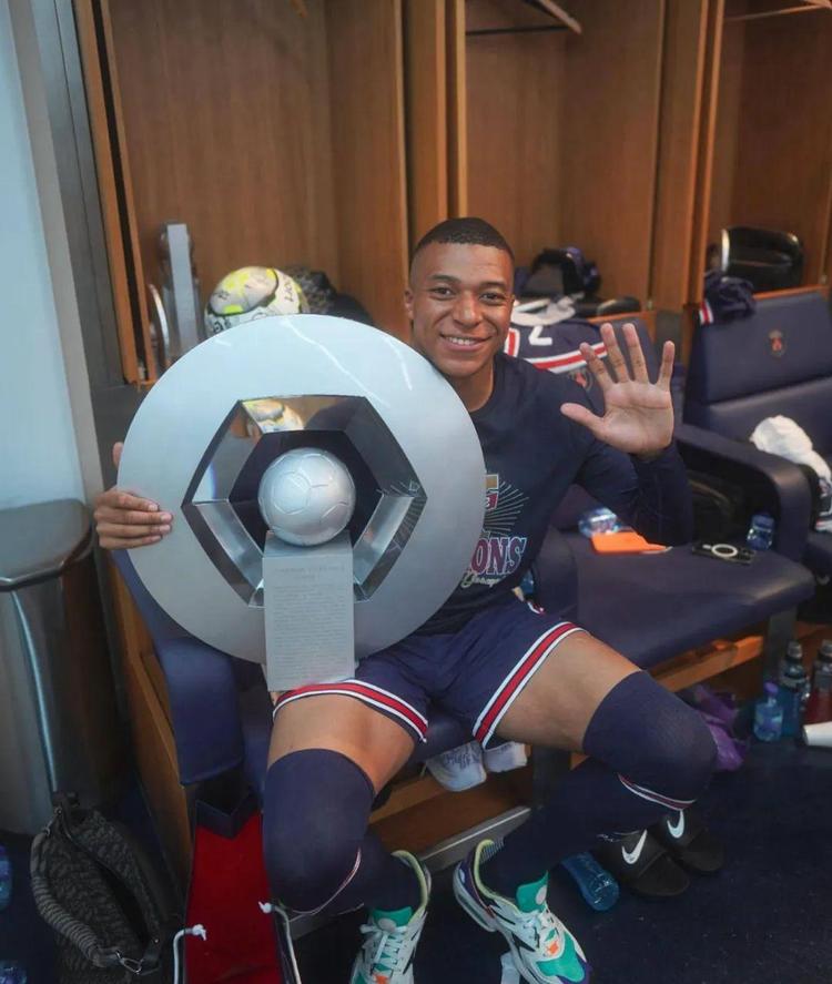 阿媒：奥斯卡所患非严重的结构性心脏病，但是否退役仍不明朗